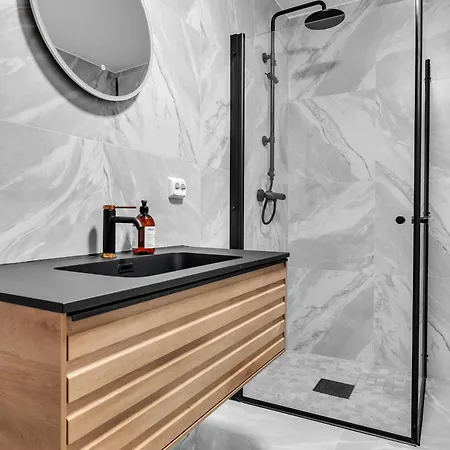 Northstay - The Urban Haven, Free Parking, Sleeps 6 * Tromsø