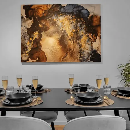 Northstay - The Urban Haven, Free Parking, Sleeps 6 Tromsø