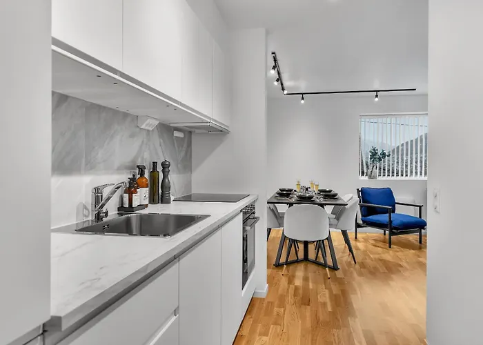 Northstay - The Urban Haven, Free Parking, Sleeps 6 شقة *