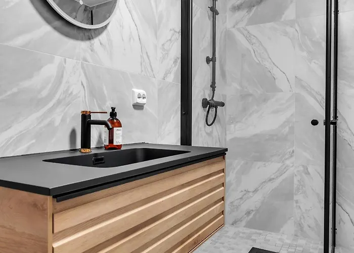 Northstay - The Urban Haven, Free Parking, Sleeps 6 * Tromsø